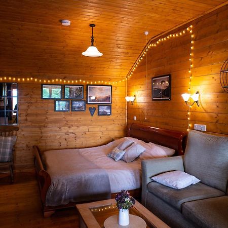 Cherry Cabin - Little Log Cabin In Wales Bettws Cedewain Luaran gambar