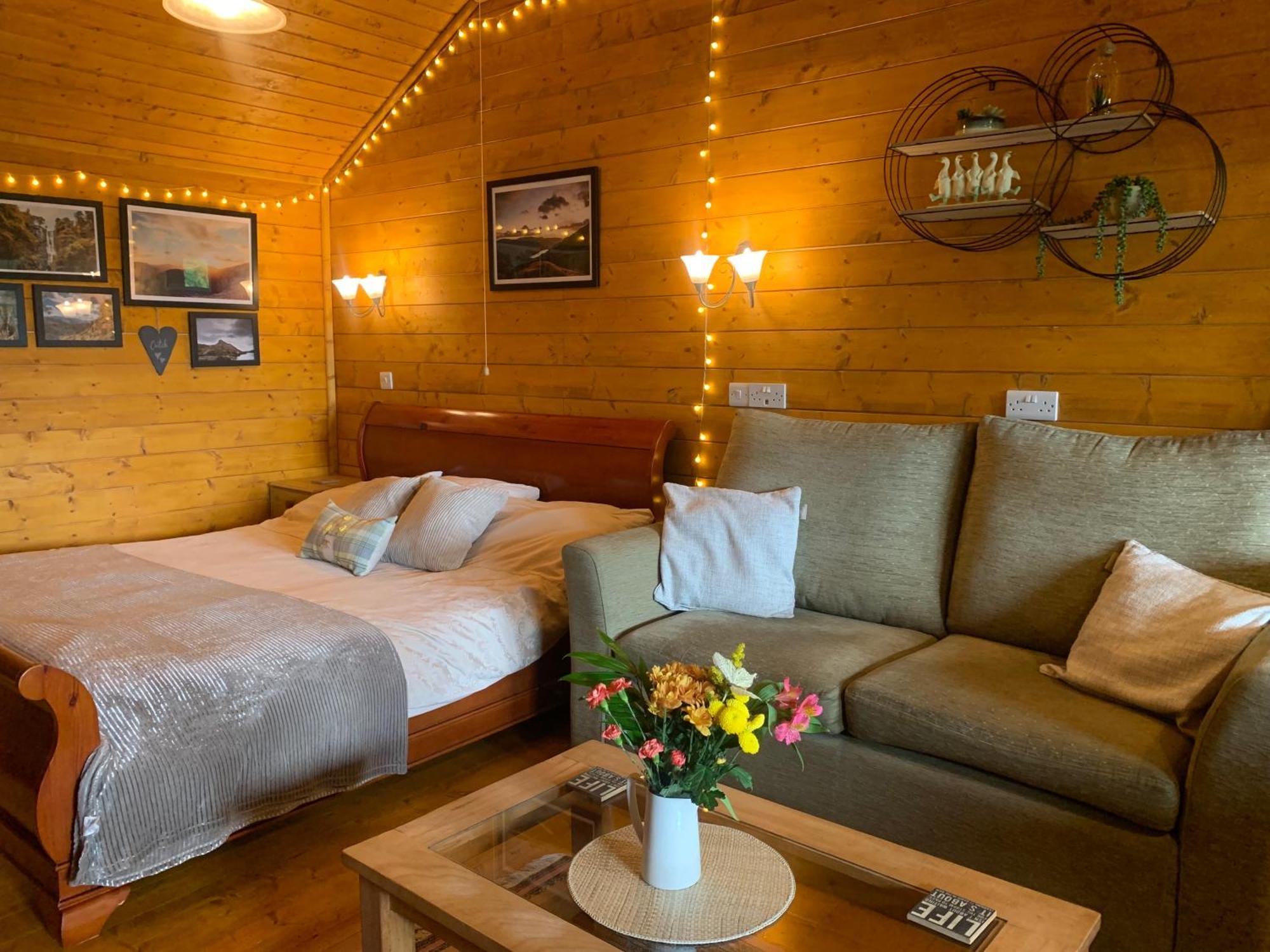 Cherry Cabin - Little Log Cabin In Wales Bettws Cedewain Luaran gambar