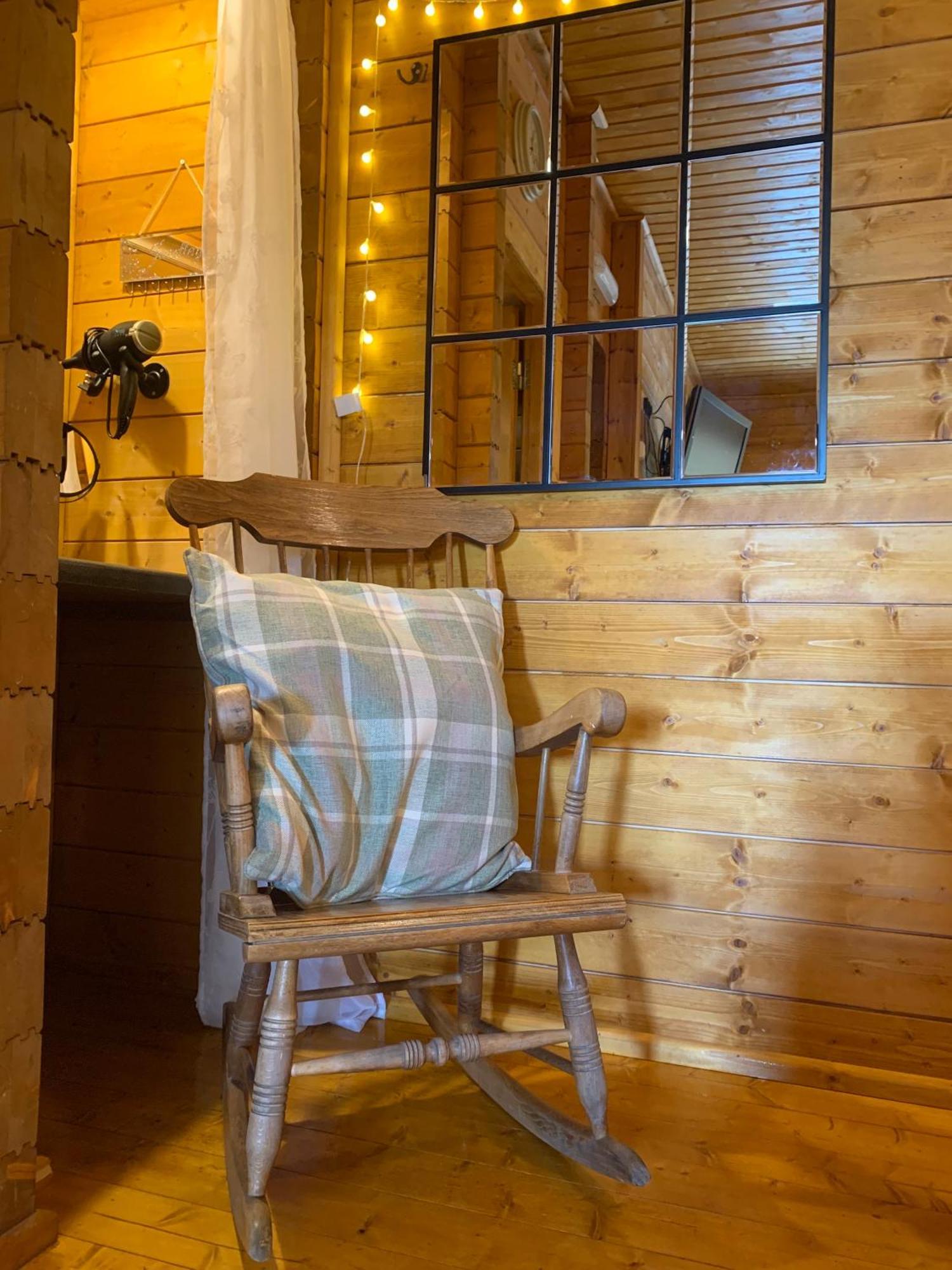 Cherry Cabin - Little Log Cabin In Wales Bettws Cedewain Luaran gambar
