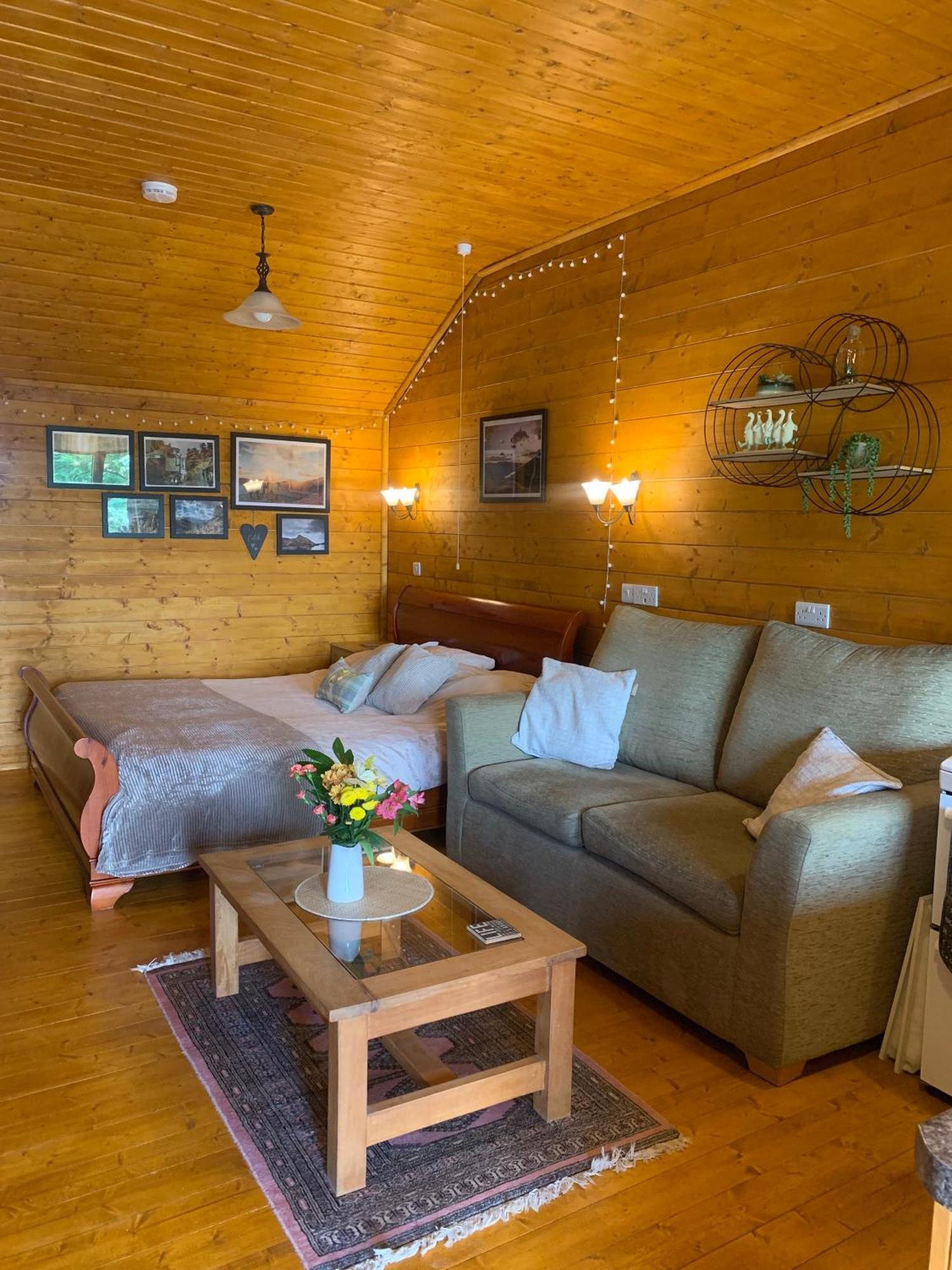 Cherry Cabin - Little Log Cabin In Wales Bettws Cedewain Luaran gambar